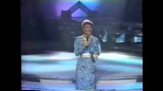 SOLID GOLD  Dionne Warwick  quotWhos Zoomin Whoquot  1986 [upl. by Philips]