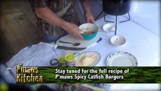 PMaws Bait Shack  PMaw cooking spicy catfish burgers [upl. by Nason]