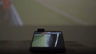 Smartphone VoltR  transformez vos soirées grâce au vidéoprojecteur intégré [upl. by Sommer114]