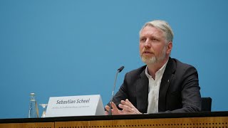 Landespressekonferenz mit dem Berliner Senat am 20 April 2021 [upl. by Irrak573]