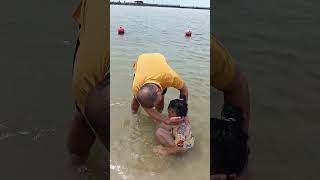 Reaksi Ara Mukanya Disiram Pasir Sama Dedek Kecil Di Pantai Ancol dia Gangguin Aku Papa ⛱️🙎‍♂️ [upl. by Ahsened240]