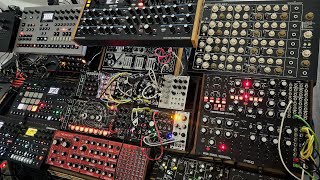 Random Gear Techno Peak novation Elektron Analog Rytm Dreadbox Moog Makenoise [upl. by Kelwunn]