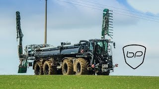 Agrarlohn Müritz  Black Claas Xerion 4000  SGT Aufliegerfass [upl. by Aerdno]