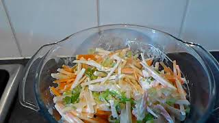 Knolselderij Wortel Salade recept [upl. by Massarelli]