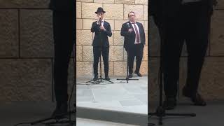 Yosef Kugler singing Mi Adir Pnei Lelbon at a chuppa [upl. by Clem]