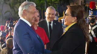 Ceremonia oficial de bienvenida a la Casa Presidencial de Honduras [upl. by Gonzalez]