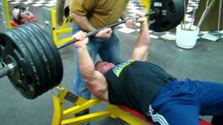 Derek Poundstone 500 lb Bench Press for reps [upl. by Yirinec]