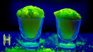 Amazing Glow Powder  Fluorescein [upl. by Sobmalarah738]