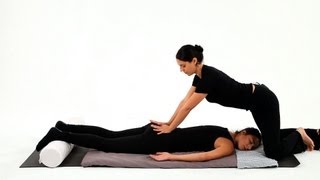 How to Give a Lower Back Massage  Shiatsu Massage [upl. by Dion]