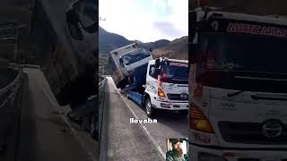 Operador de la grúa a responder por los daños camiones trucks traileros camioneros camion [upl. by Rehteh875]