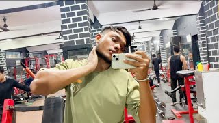 DAY 4 🔥🏋️‍♀️ HARD WORKOUT CHALLENGE 🤳🏻 Triceps Day  minivlog vlog challenge foryou [upl. by Nadiya]