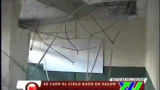 Se cayó el cielo raso del techo en salón de clases del colegio CASD de Valledupar [upl. by Atnom]