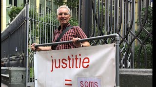 Justitie is soms crimineel Éénmansdemo bij het Ministerie van Justitie  Turfmarkt 147 [upl. by Erdnaid609]