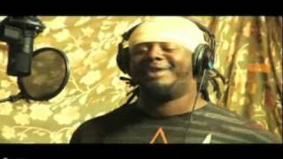 Tpain Vs Auto Tune Vocoder [upl. by Nnaacissej]