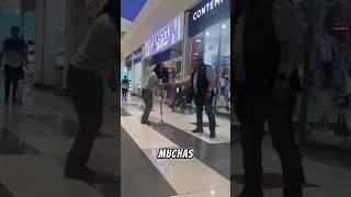 Pidiendo pesos en la Plaza de Culiacán humor viralvideo fly [upl. by Yenittirb]