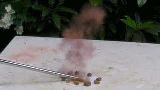 Explosives Stickstofftriiodid Explosive nitrogen triiodide [upl. by Eardnoed]