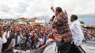 Former President Uhuru amp Kalonzo bring Mwingi to a standstill as they stop to address residents [upl. by Nohsid188]