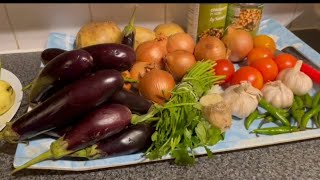 How to make Aubergine curry aka Aloo Baingan ka salan [upl. by Loutitia]