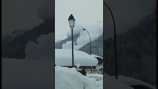 LA PLACE DU VILLAGEDÉJÀ DES AVALANCHES  Comme ce 1 er février 2019 aux Contamines Montjoie [upl. by Tartan]