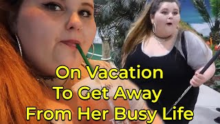 Amberlynn Reid Going On Vacation To Get Away From Her Busy Life [upl. by Irret]