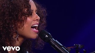 Alicia Keys  Butterflyz Piano amp I AOL Sessions 1 [upl. by Yancy431]