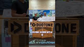 🌊 Planche de surf Kite Duotone Whip Dlab 2025 présentée par Thomas et Adrien [upl. by Tuesday496]