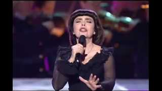 Mireille Mathieu  Une vie damour  Non je ne regrette rien [upl. by Usanis662]