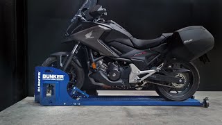 BUNKER PARK amp ROLL Antivol Moto  Scooter Sécurité Maximale pour Stationnement Ancre Blindée [upl. by Etteuqal]