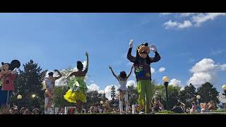 quota million dplashes of colourquot at Disneyland Paris [upl. by Egiarc]