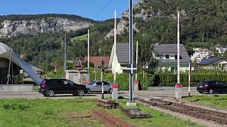 Pendelzug der OeBB und Lokzug anlässlich 60 Jahre Re44 4 Ausfahrt Bahnhof Oensingen SO [upl. by Medarda837]