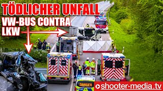 🔴 TÖDLICHER UNFALL  VWBUS CONTRA LKW 🔴  🚒 Bulli total zerstört 🚒  Vollsperrung [upl. by Lokkin305]