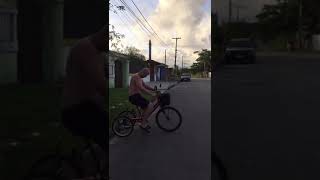 O medo de andar em três rodas de bicicleta [upl. by Oleic87]