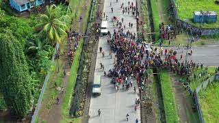 Lae Police chasing looters [upl. by Sorcim]