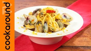 Linguine con vongole e bottarga  Ricetta sfiziosa [upl. by Narad]