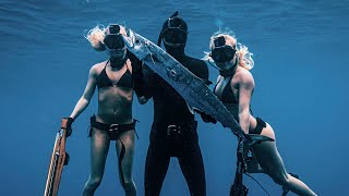 Epic Spearfishing CRAZY SUNSET amp Beautiful Friends in Miami FLORIDA [upl. by Adlei]