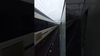 WHITE VANDE BHARAT EXPRESS PNBEHWH MOVING TOWARDS HOWRAH JUNCTION IN DEEP RAIN viralvideo icf [upl. by Mikel]