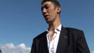 Worlds tallest man crowned in London [upl. by Kendal]