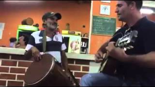 HOMEM SURPREENDE COM A SUA VOZ  CANTANDO EM INGLES [upl. by Ariew921]