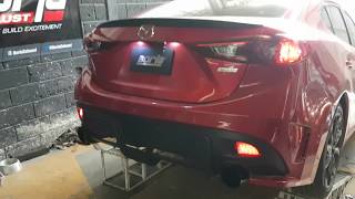 Mazda 3 con salida doble y resonador BORLA xr1 [upl. by Noral]