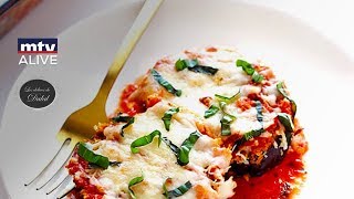 How to prepare the eggplant Parmigiana and the balsamic chicken curry [upl. by Inaflahk]