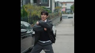 The way he dances to distract his friends parents🤣 perfectfamily kdrama leesiwoo parkjuhyun [upl. by Aiynat]