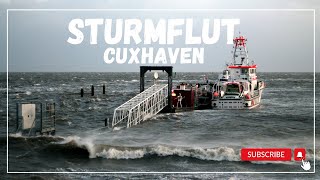 Schwere Sturmflut in Cuxhaven  Sturmtief Zoltan überflutet den Hafen [upl. by Gader630]