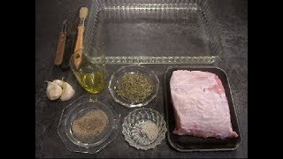 Recette savoureuse du rôti de porc piqué à lail et garni de romarin [upl. by Ostap]