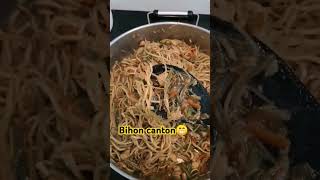 Bihon canton food friends OFW [upl. by Bran706]