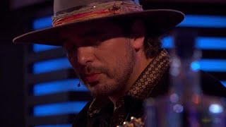 Waylon ontroert met het emotionele nummer Paperboy  RTL LATE NIGHT [upl. by Gentry]