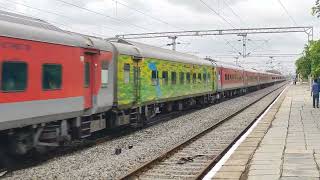 High speed Duranto express 🚂🚋 12285 from secunderabad to nizamuddin hauled to wap7 of LGD sc wap7 [upl. by Ennazus]