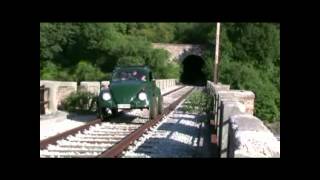 Un Maggiolino sulle rotaie  A Beetle on rails  Ein Käfer auf Schienen [upl. by Abisha]