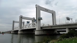 Grootste hefbrug ter wereld  Botlekbrug  Rotterdam Hoogvliet 2015 [upl. by Jehu]