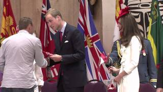 Cérémonie de citoyenneté canadienne à Gatineau  le duc et de la duchesse William et Kate [upl. by Drageruaeb]